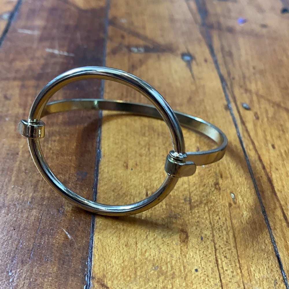 Goldtone Circle Motif Unusual Bracelet